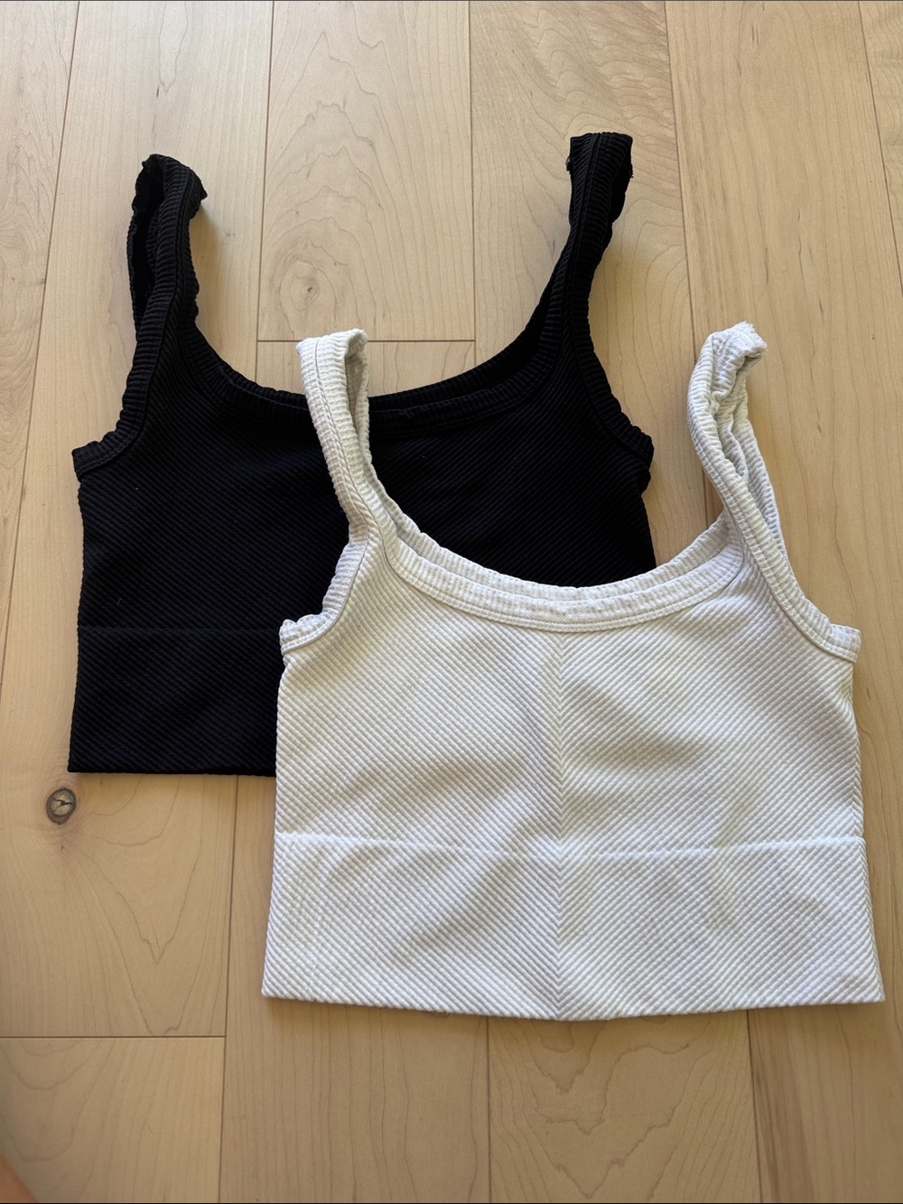 Nikibiki Ribbed Crop Tank Tops - Black & White